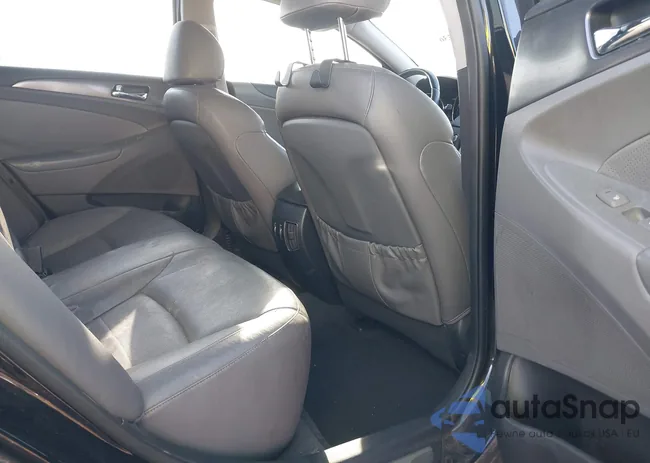 KMHEC4A45BA007153: 44116536