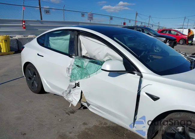 5YJ3E1EA2PF556473: 44116720