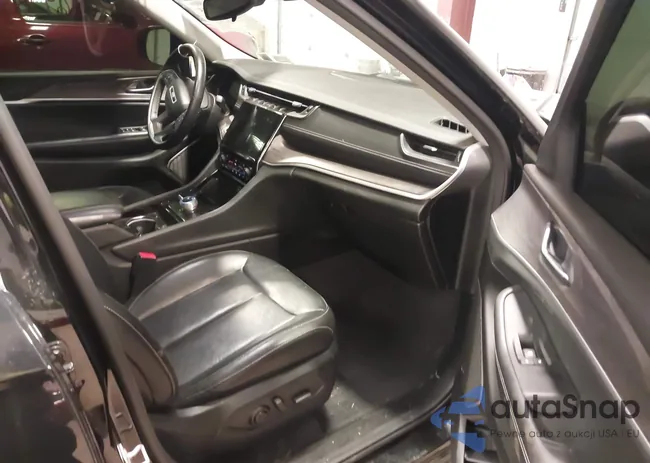 1C4RJKBG2M8168224: 44116925