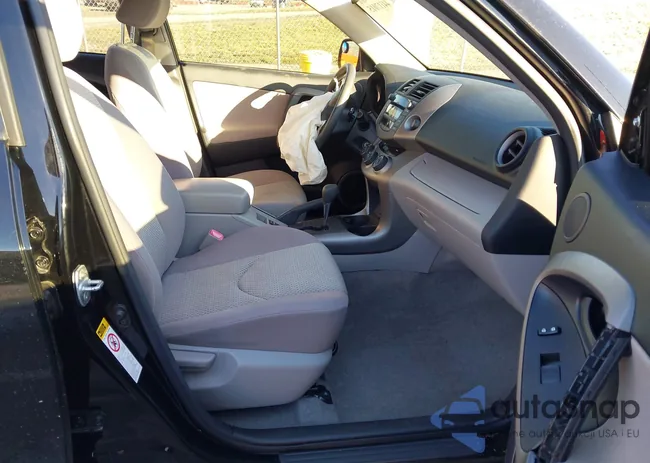 JTMBD33VX85175831: 44117015