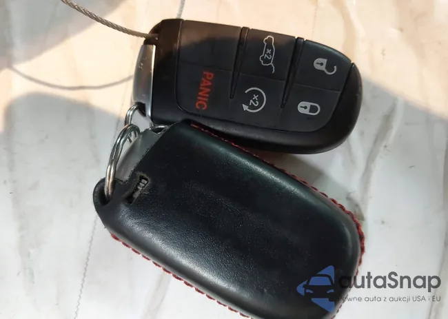 1C4SDJCT4FC837639: 44117099