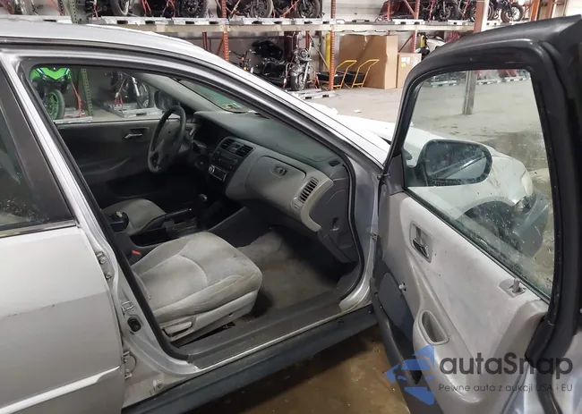 1HGCF86601A094755: 44116342