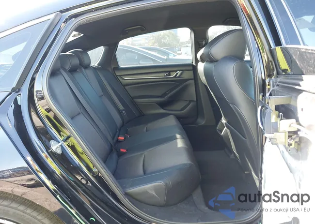 1HGCV1F3XNA065818: 44117540