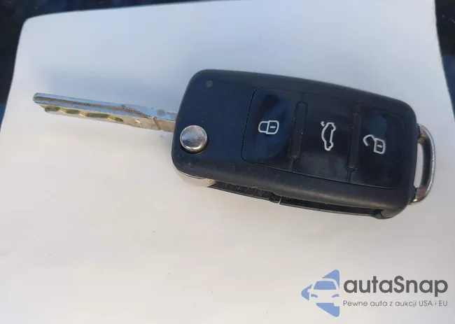 3VWD17AJ4FM290812: 44117633