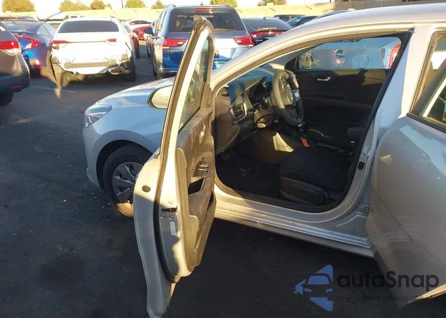 3KPA24AB5JE049998: 44117662