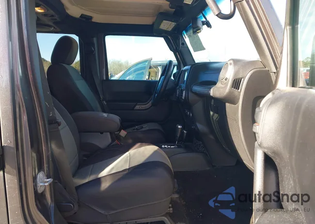 1C4BJWDG2EL290070: 44117665