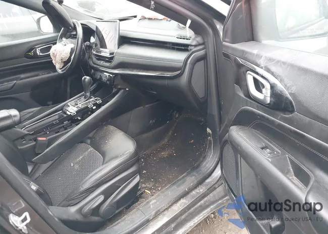 3C4NJDBB2NT184828: 44117693