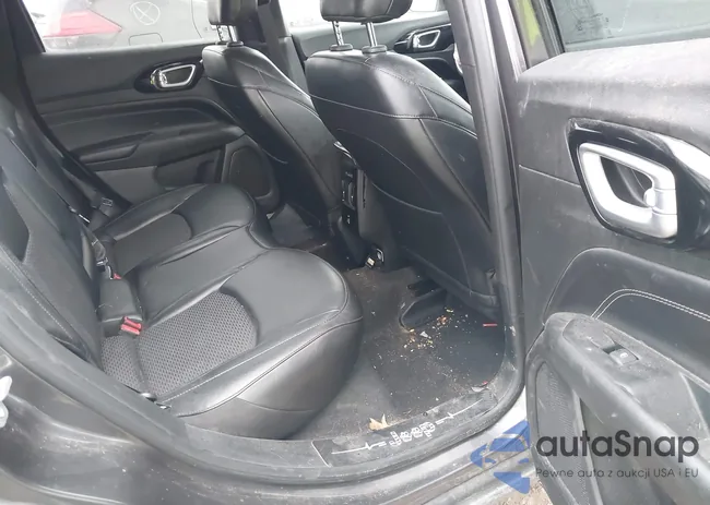 3C4NJDBB2NT184828: 44117693