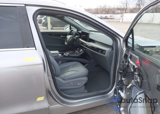 2LMPJ8KP4MBL10743: 44117778