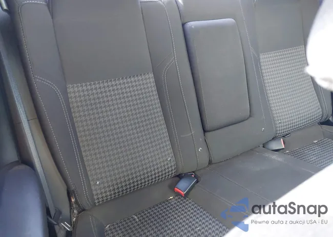 2C3CDZAG8GH256074: 44117835