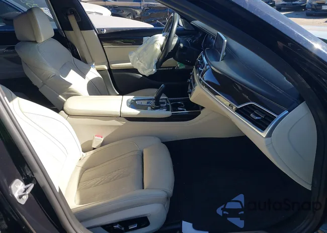 WBA7F2C58HG422209: 44117857