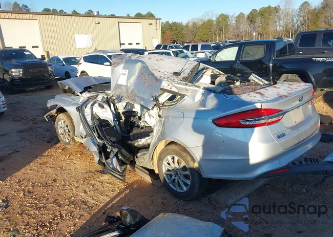 3FA6P0G72HR123244: 44118089