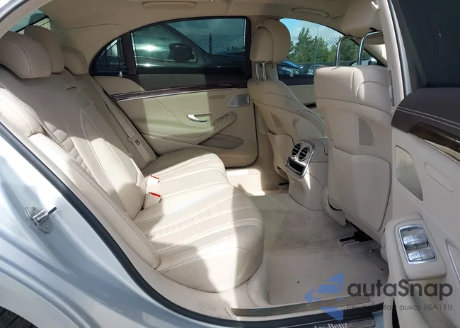 WDDUG8DB1KA453733: 44117404