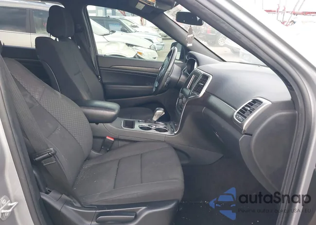 1C4RJEAG4JC359218: 44117418