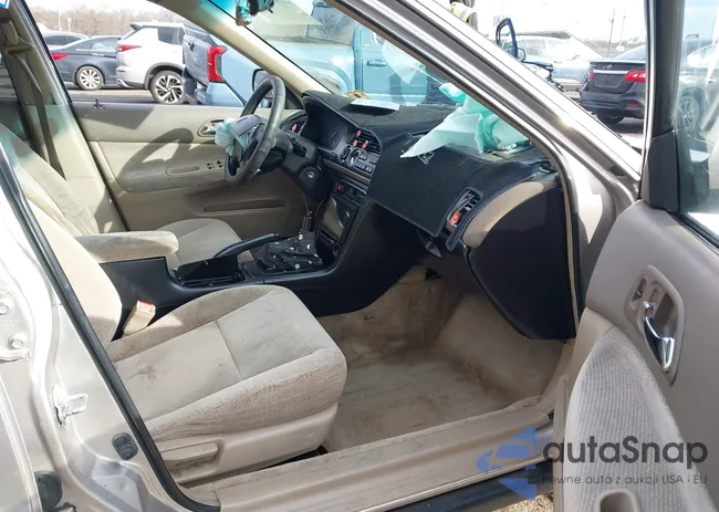 1HGCD5609VA204501: 44117500