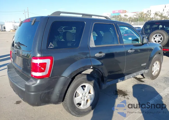 1FMCU03Z68KC64931: 44118511