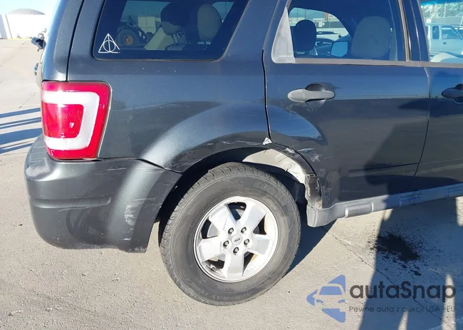 1FMCU03Z68KC64931: 44118511