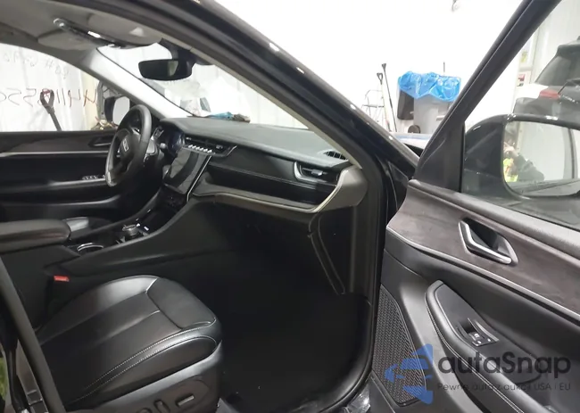 1C4RJKBG4P8812567: 44118550