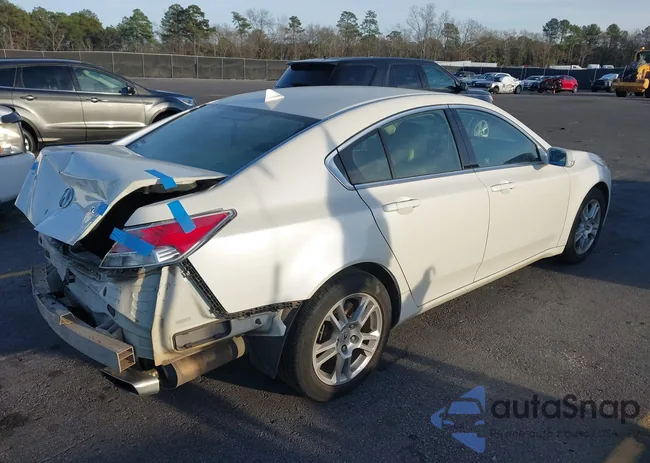 19UUA8F27AA021740: 44118655