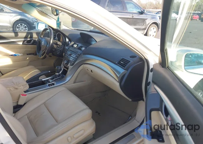 19UUA8F27AA021740: 44118655