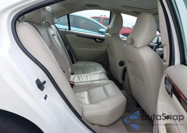 YV1RS592592740321: 44118718