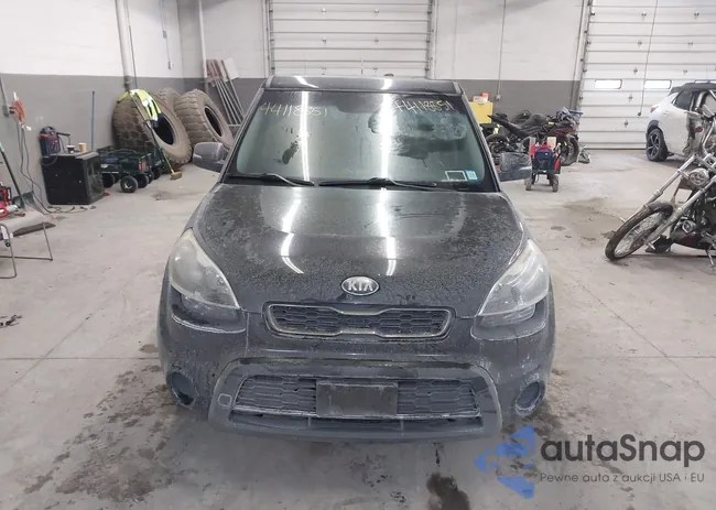 KNDJT2A60D7752904: 44118851