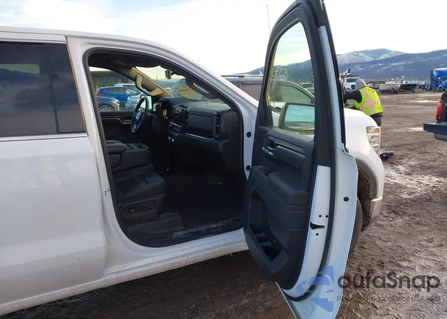 1GTUUDED3SZ243230: 44118896