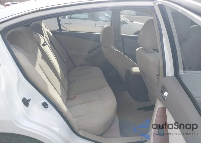 1N4AL21E88N561682: 44119013