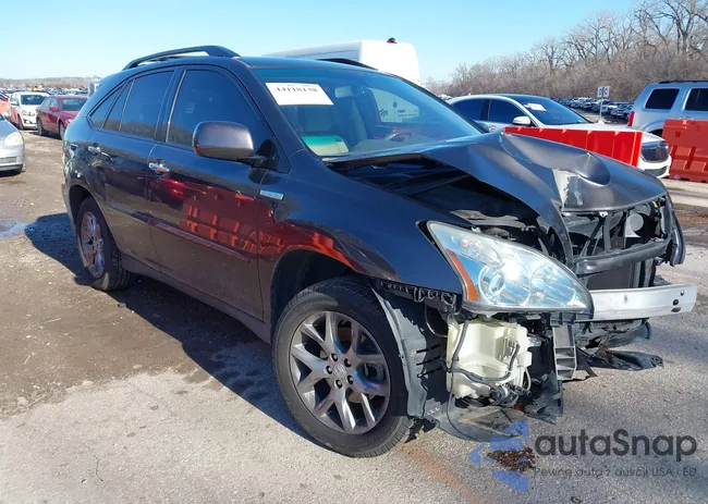 2T2GK31U89C071828: 44118138