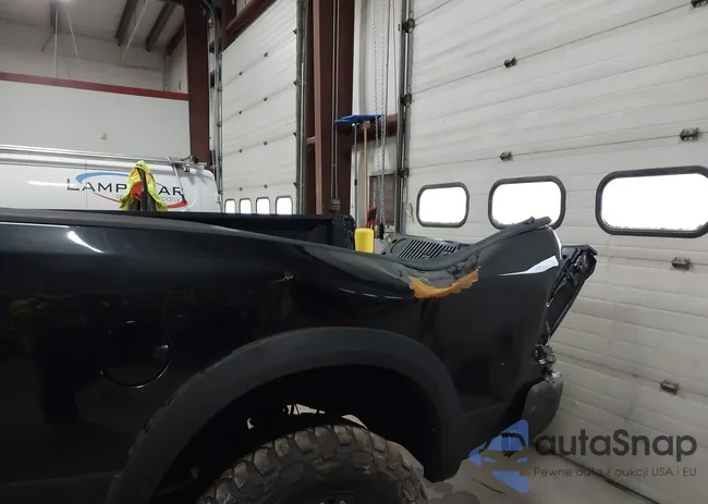 1D3HV18T59S822827: 44118155