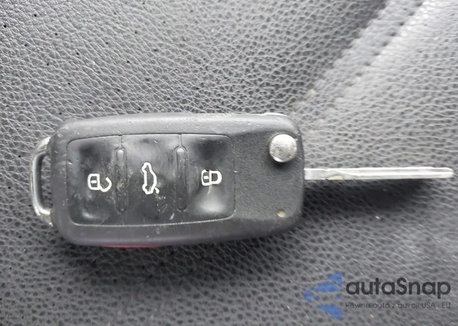 3VWDZ7AJ8BM319392: 44118168