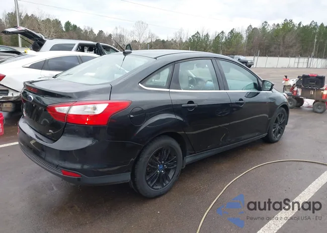 1FAHP3H28CL375438: 44118207