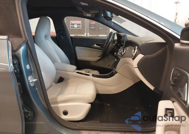 WDDSJ4EB1EN049022: 44118404