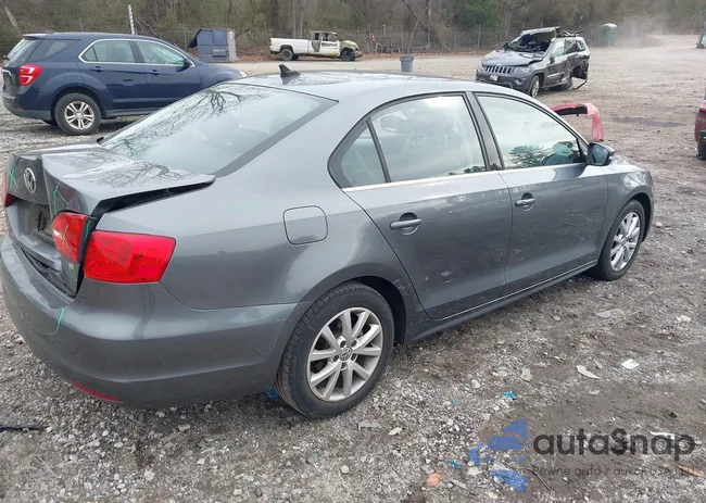 3VWD17AJ3EM294428: 44118470