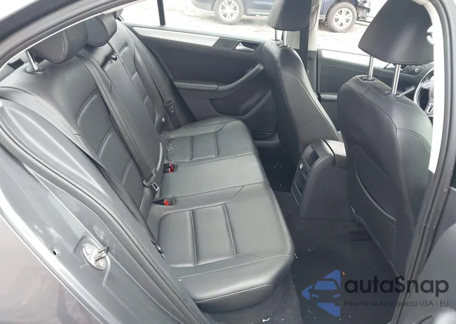 3VWD17AJ3EM294428: 44118470