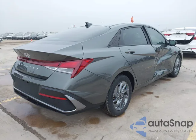 KMHLM4DGXRU717152: 44119688