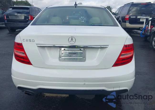 WDDGF4HB8DR286410: 44120038