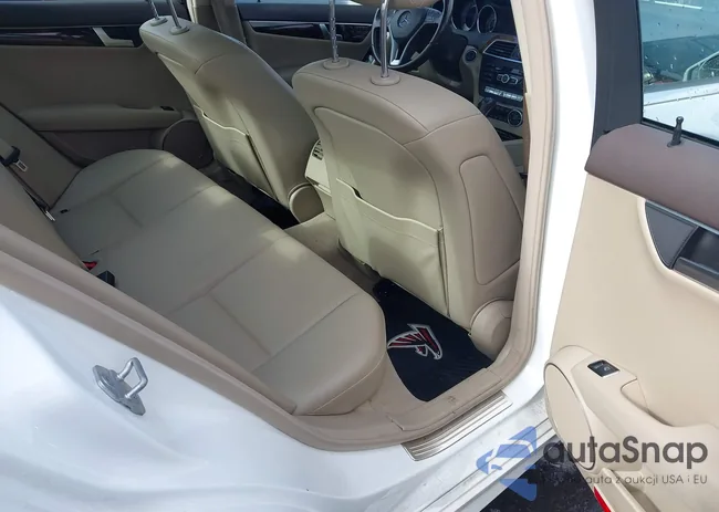 WDDGF4HB8DR286410: 44120038