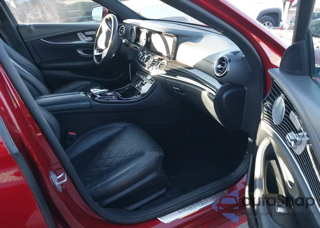 WDDZF4JB9HA270675: 44119111