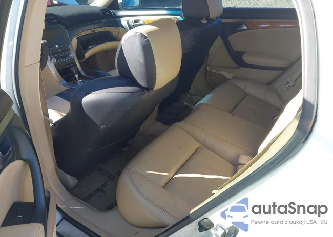 19UUA66215A026216: 44120554