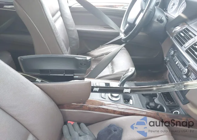 5UXFE43519L268043: 44120564