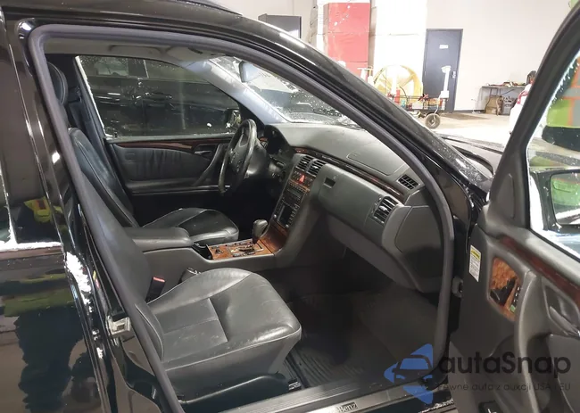 WDBJH82JX2X069370: 44120569