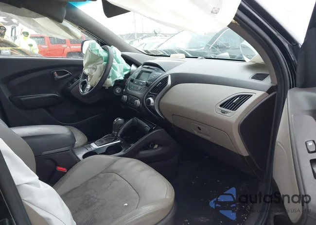 KM8JTCAF0FU063905: 44120777