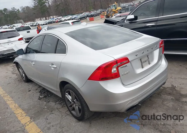 YV126MFK8F1336189: 44120831