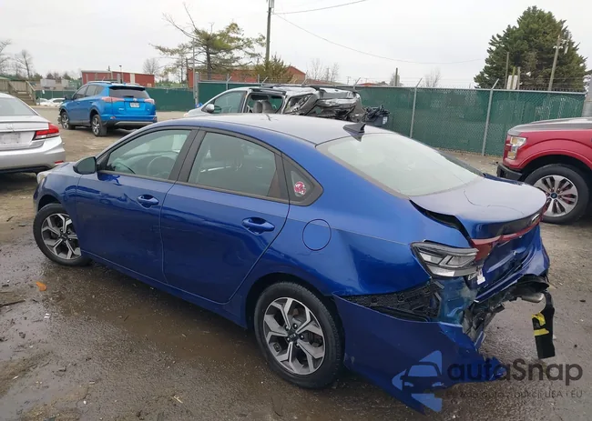 3KPF24AD4ME325938: 44120849