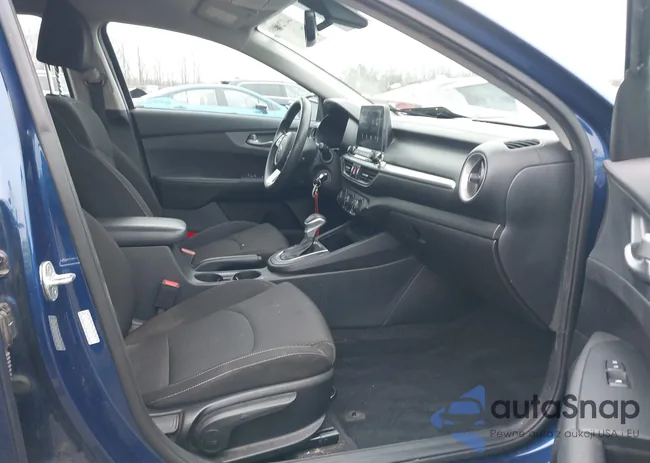 3KPF24AD4ME325938: 44120849