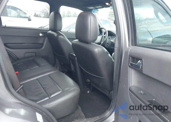 1FMCU9EG6CKB29585: 44120904