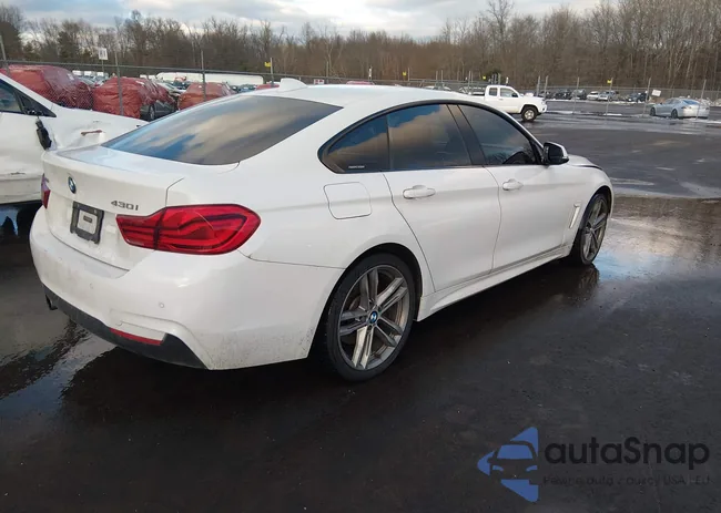 WBA4J3C53JBL03266: 44120909