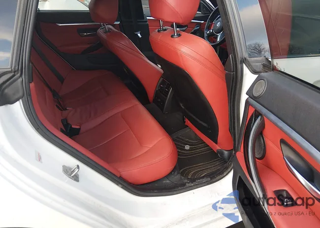 WBA4J3C53JBL03266: 44120909