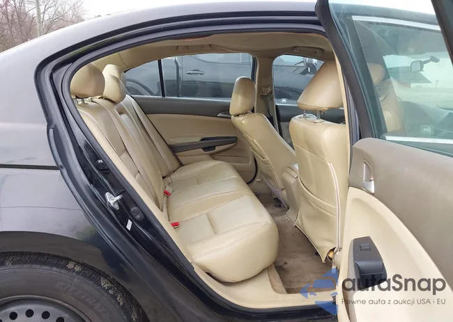 1HGCP2F39AA164186: 44120945